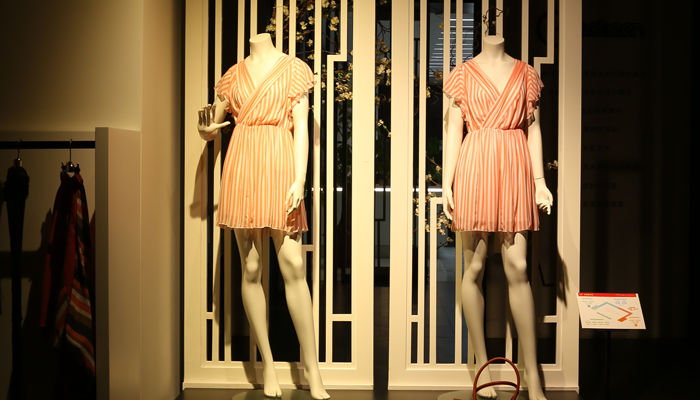 服装店里的模特应该怎么“玩