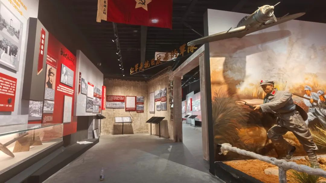 专业的灯光加上专业的照明设计，就像给展馆配上了解说员！